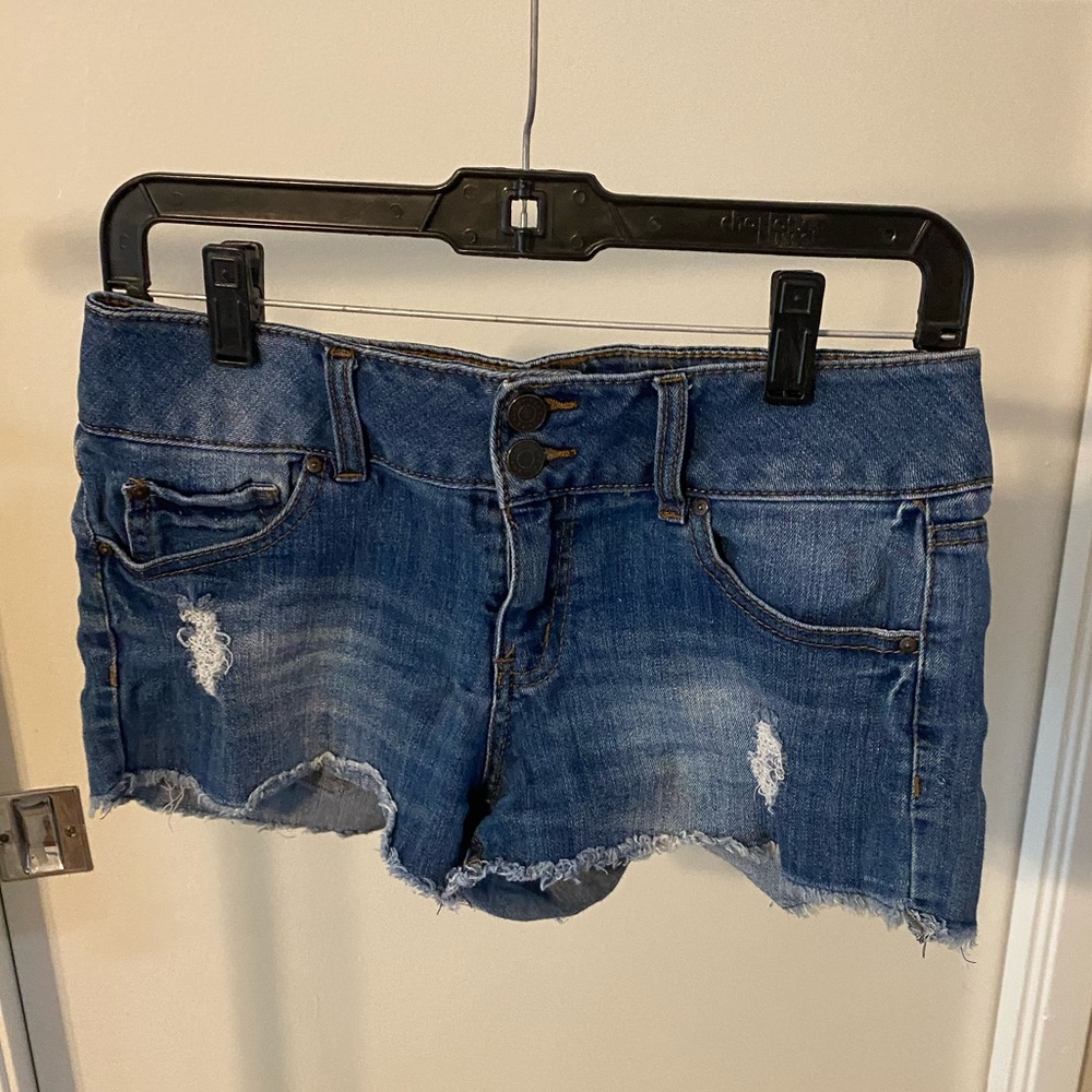 Low rise denim shorts